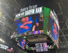 雄鹿主场告捷,继续保持不败战绩英文